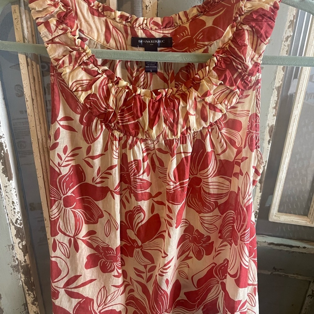 Banana Republic Red and Cream Floral Blouse